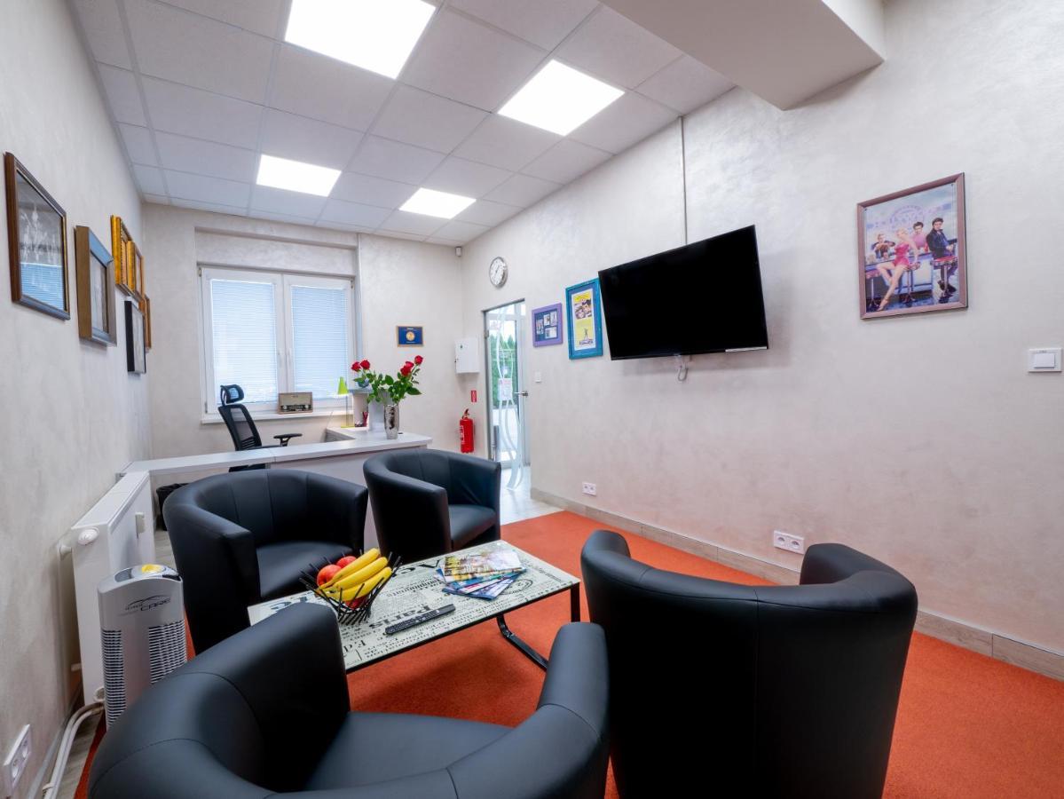 Aparthotel Style *